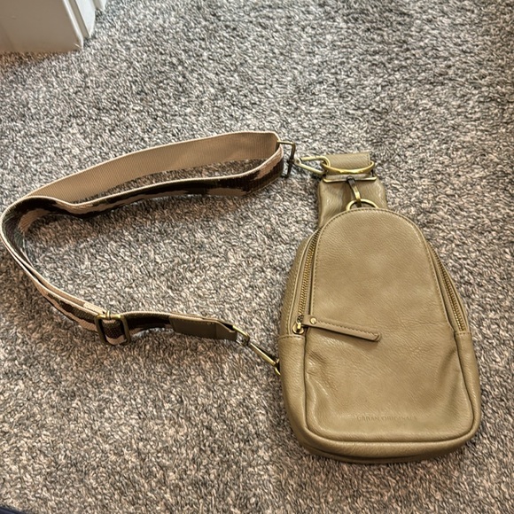 Urban originals cross body bag - Picture 2 of 6